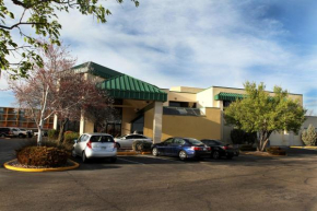 Quality Inn & Suites Fort Collins  Форт Коллинс